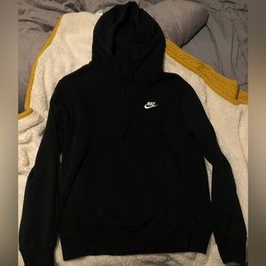 Plain Black hardly worn pullover Nike hoodie